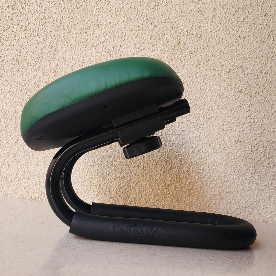 Sujud Chair: Pray with Comfort and Devotion