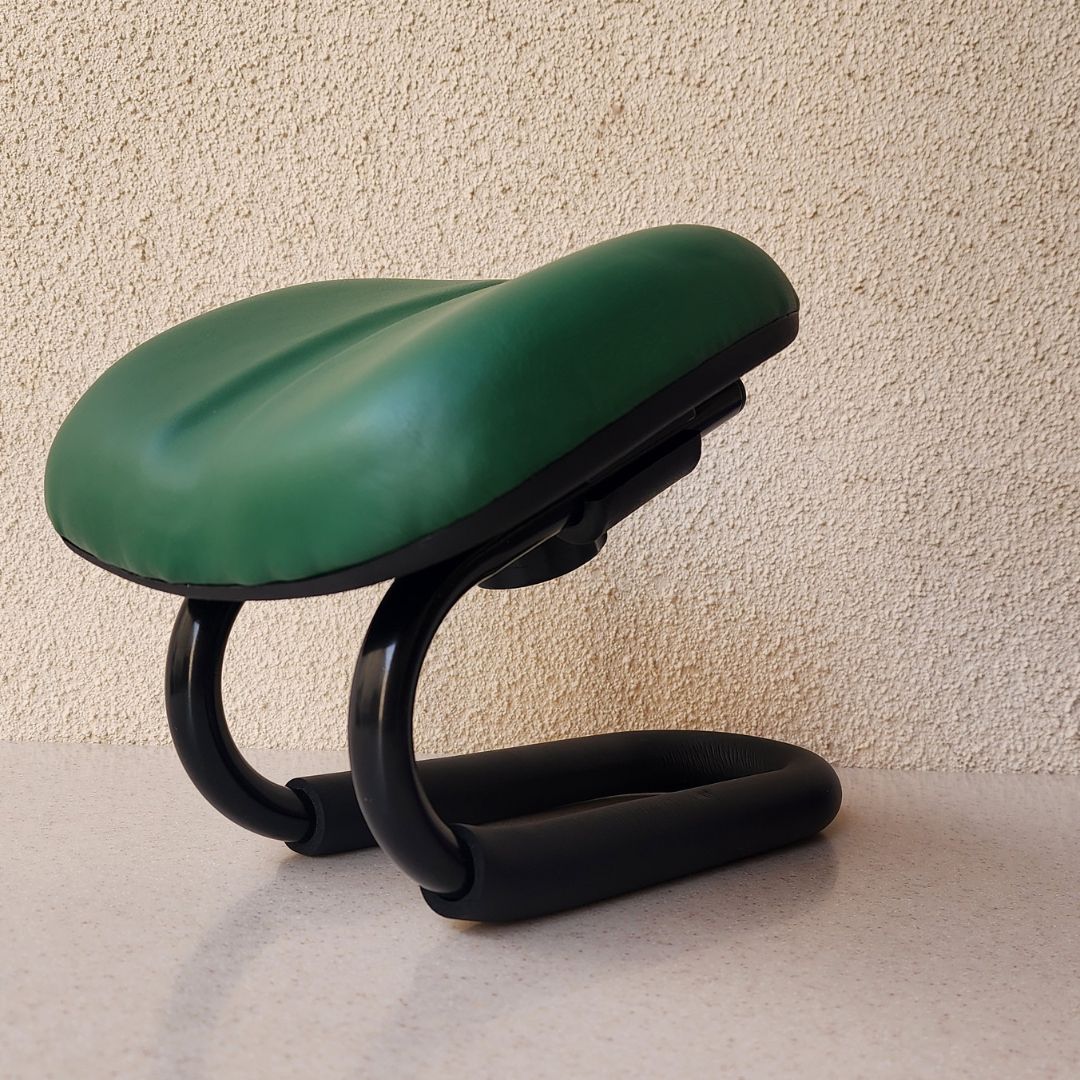 Sujud Chair: Pray with Comfort and Devotion